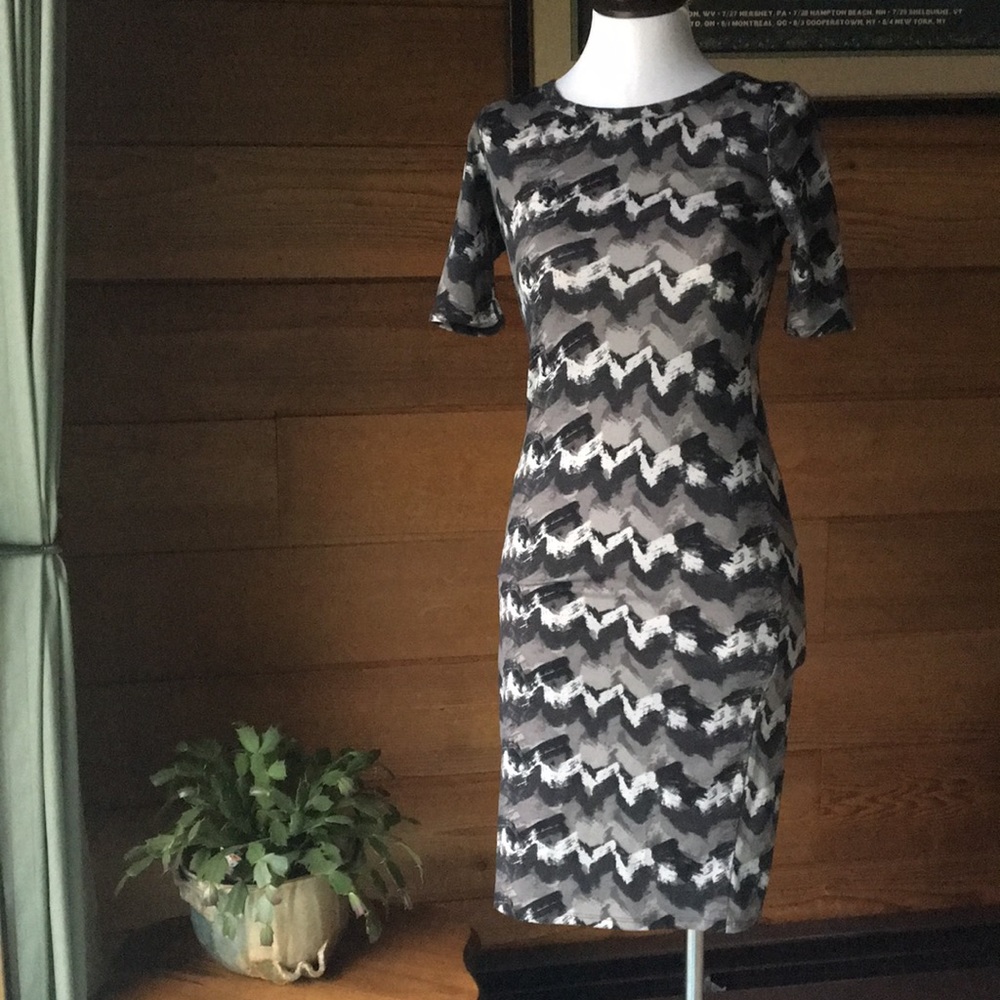 LULAROE 🌟 Stretchy Sleek T Shirt Dress